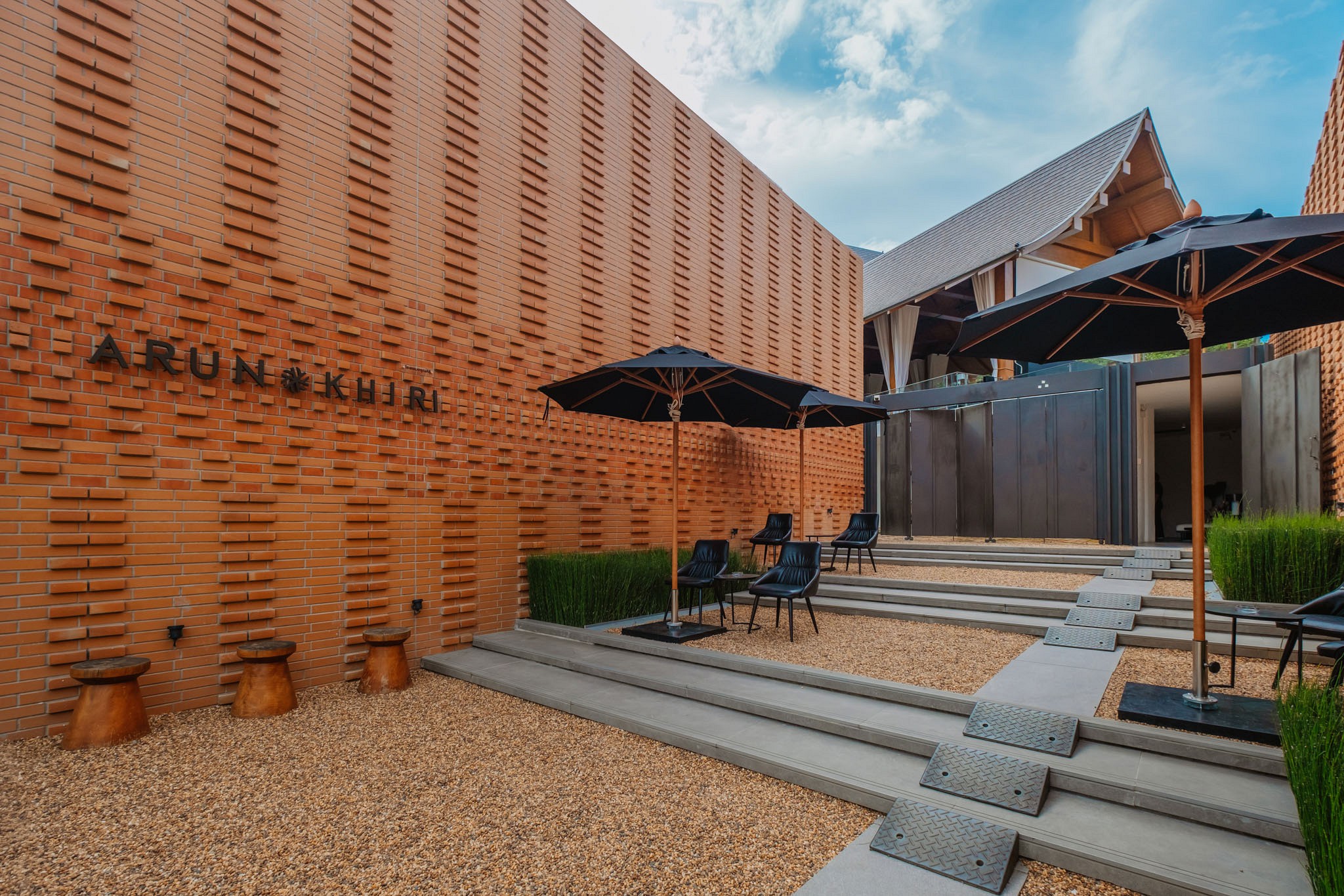 Photo <label>Gallery</label>