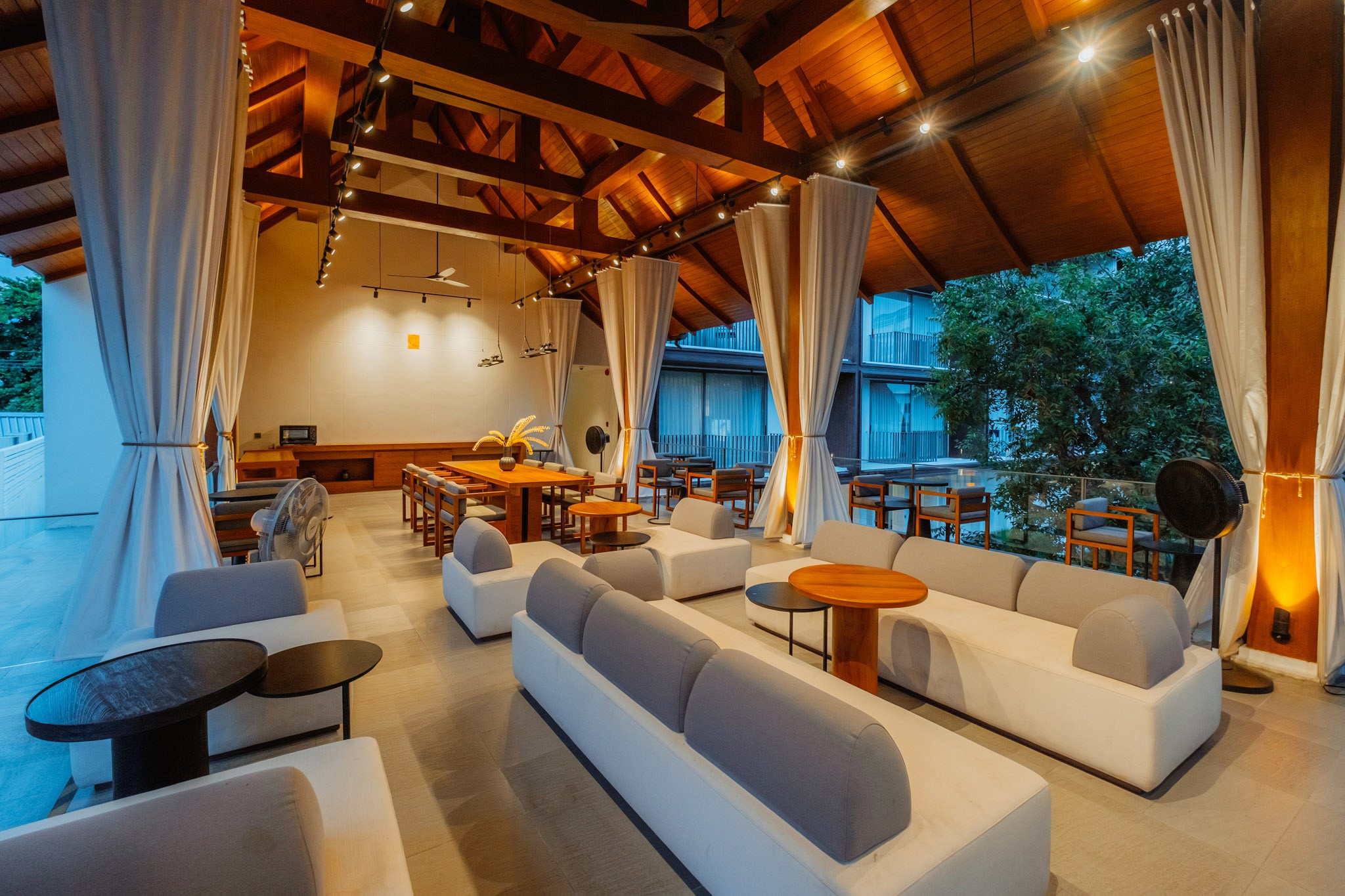 Photo <label>Gallery</label>